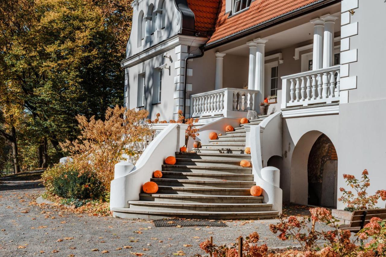 Hotel Dwor Sanna Wierzchowiska Exterior foto