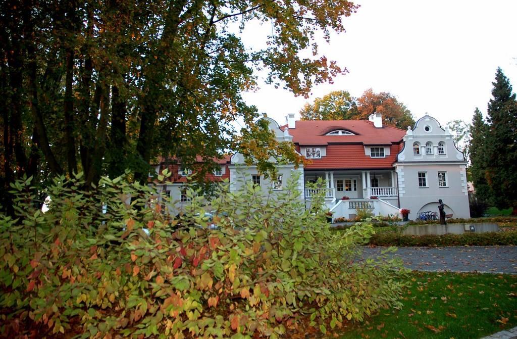 Hotel Dwor Sanna Wierzchowiska Exterior foto